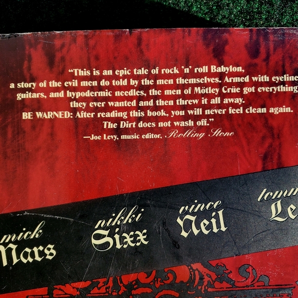 Motley Crue The Dirt : Confessions of the World's Most Notorious Rock Band Book - Picture 5 of 16